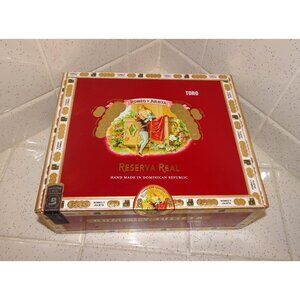 Vintage Romeo Y Julieta Wood Cigar Box stash box trinket Dominican Republic